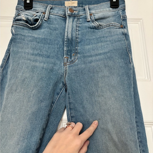 MOTHER The Insider Crop Step Fray Jeans - Picture 3 of 8